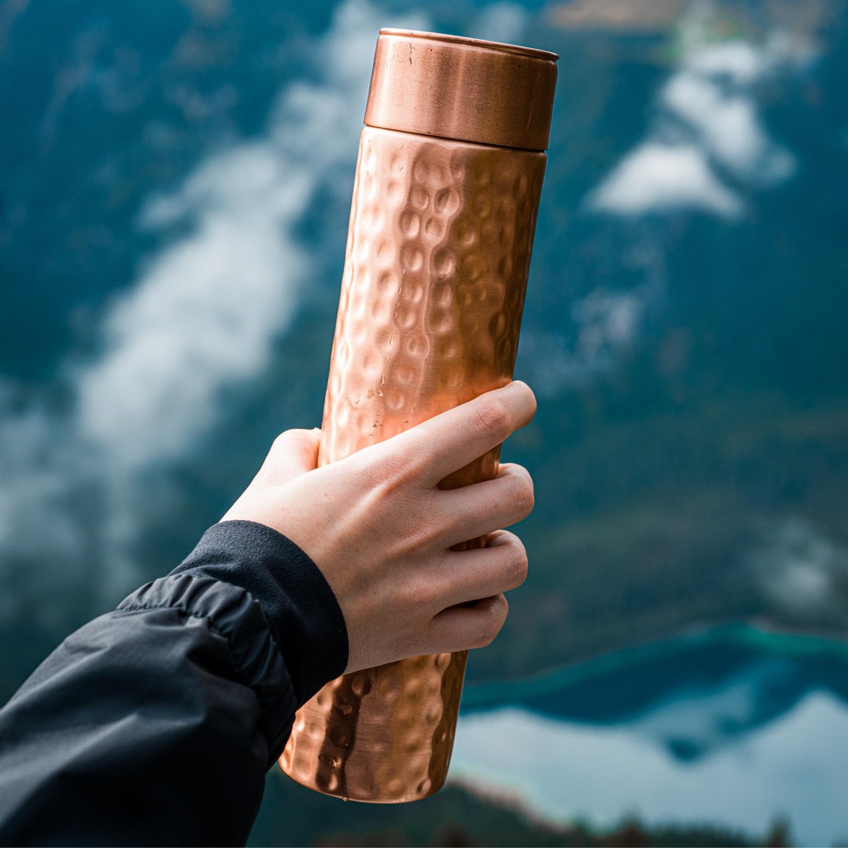 kosdeg's tweet photo. Used for millennia by Ayurvedic doctors for their supposed health benefits - Brought to the west for their natural antibacterial and taste improving benefits. 

Feel good. Feel you. 

Get it - https://t.co/frTD7EzHZN

#Healthyliving #Wellness #Copperbottle #Copperwaterbottle https://t.co/Qrs75rybCd