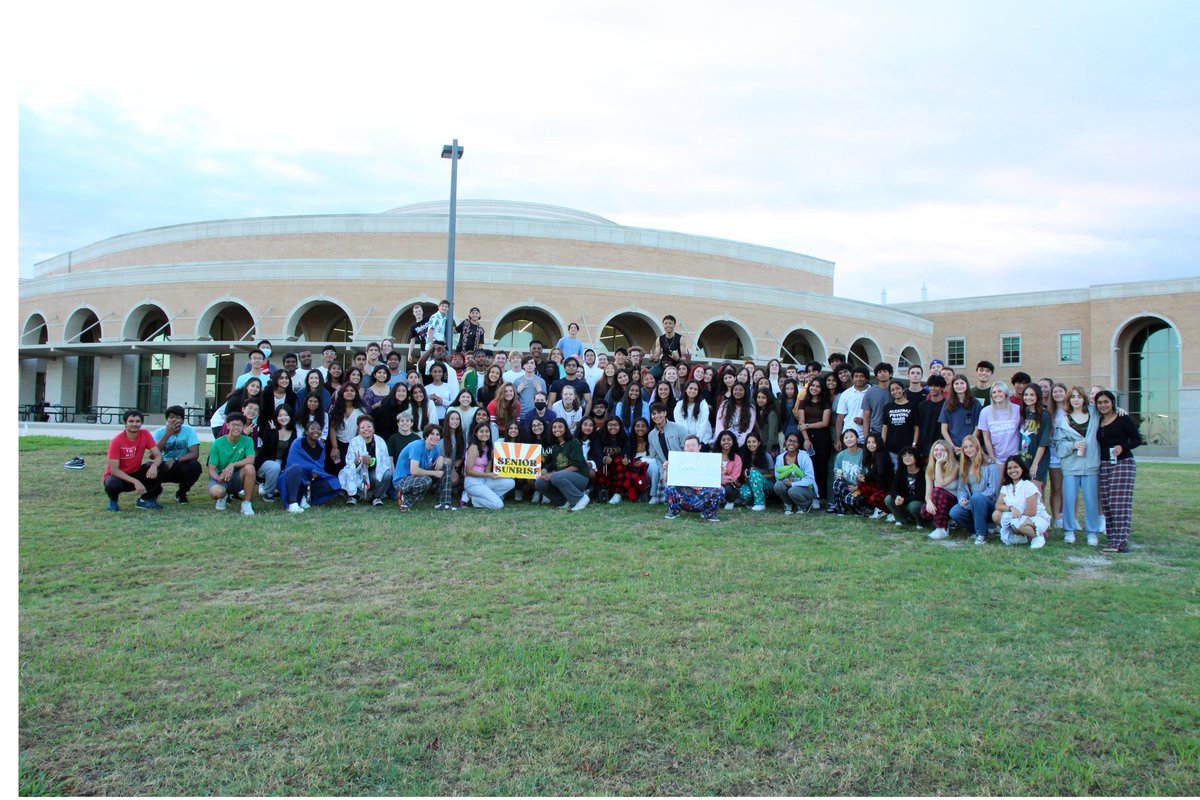 Great turnout for the Senior Sunrise last week!!  #cuLTure #LTBettertogether #Classof2023 @LTBStuCo