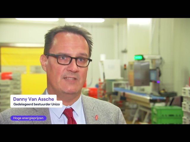 "Tot nu toe zijn de energiemaatregelen van de overheid altijd consumenten gegaan, maar de overheid moet nu ook aan de zelfstandigen en kmo's gaan". Dat zei <a href="/DannyVanAssche/">Danny Van Assche</a> vanmiddag in het VRT-journaal. <a href="/vrtnws/">VRT NWS</a> #energiecrisis