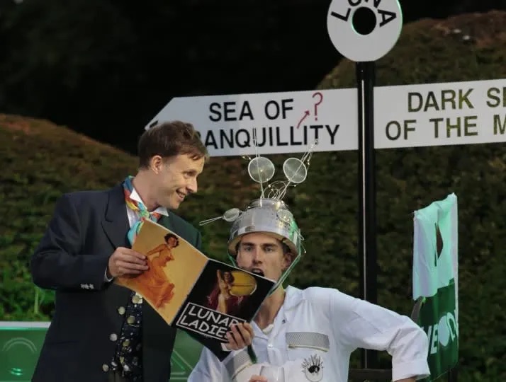 BritTheatreGuid's tweet photo. Theatre review: Fool Moon (Il Mondo della Luna) from Bampton Classical Opera at Westonbirt Orangery, Gloucestershire - https://t.co/6UWHsdix5z https://t.co/gQwmIZd3au
