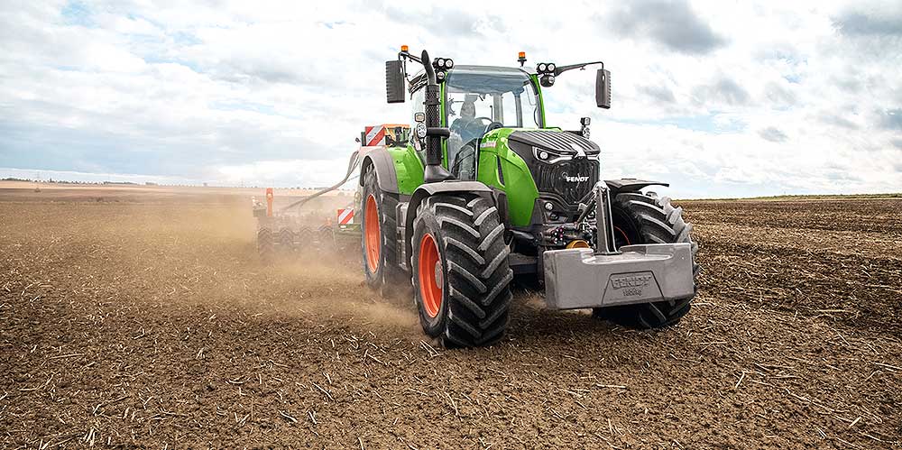 profesionalAGRO's tweet photo. Fendt presenta los nuevos Fendt 700 Vario con potencias hasta 300 CV https://t.co/lZhL7PMt0m
@FendtSpain #tractorFendt #Fendt700Vario #NextGen700 #tractor #maquinariaagricola #agricultura #maquinaria https://t.co/2U2H6by0Pe