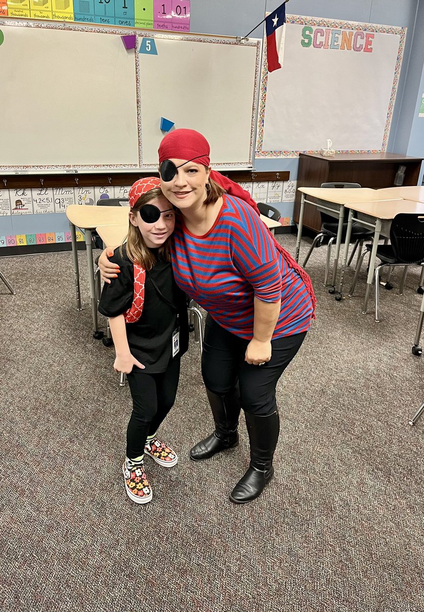 ShannonHeniff's tweet photo. We are protecting our treasures during Digital Citizenship week @TISDDPES ! #teamtomball https://t.co/wZQ3htfjJC