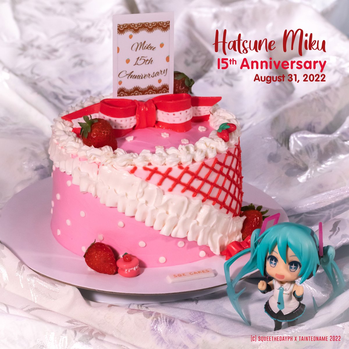 15 Years of Miku. You got a proper cake this time. HBD!
#初音ミク生誕祭2022
#初音ミク誕生祭2022 
#初音ミク15周年
#初音ミク