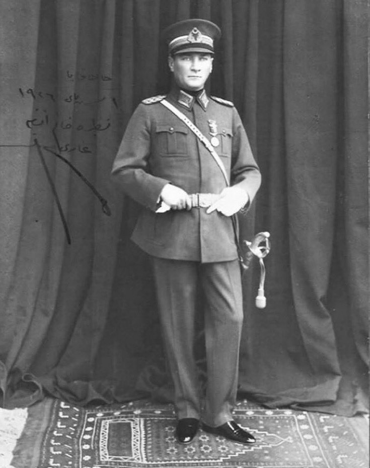 Ebedî ve Ezeli Baş Kumandan...