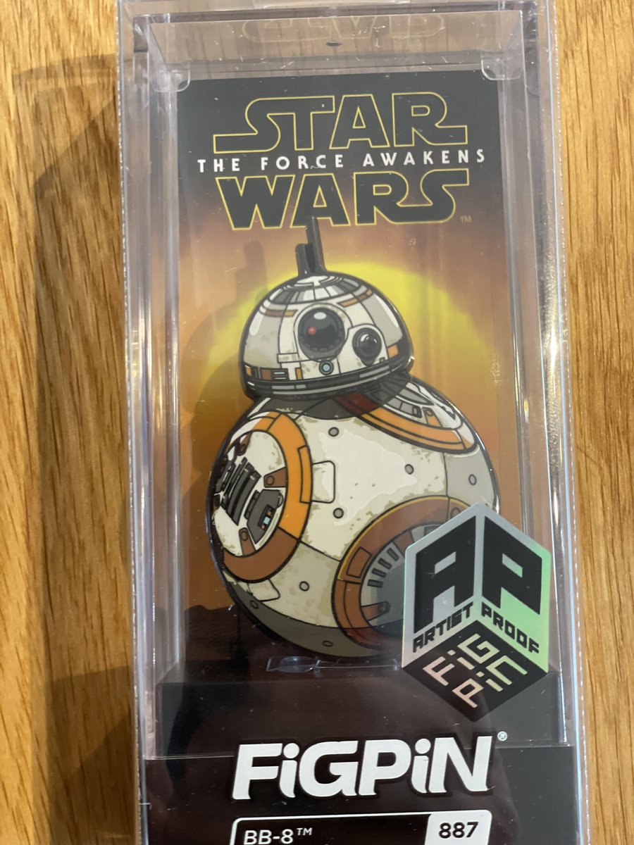 BrianHezza's tweet photo. MAIL CALL! A HUGE thank you to my friends over @FiGPiNofficial for this amazing #BB8 #FigPin set! I know how rare these are so I’m really touched that you sent them to me for my #pincollection! #SWCA22 #StarWarsCelebration #Droids #Disneypins #pins https://t.co/m5pd2Kcto7