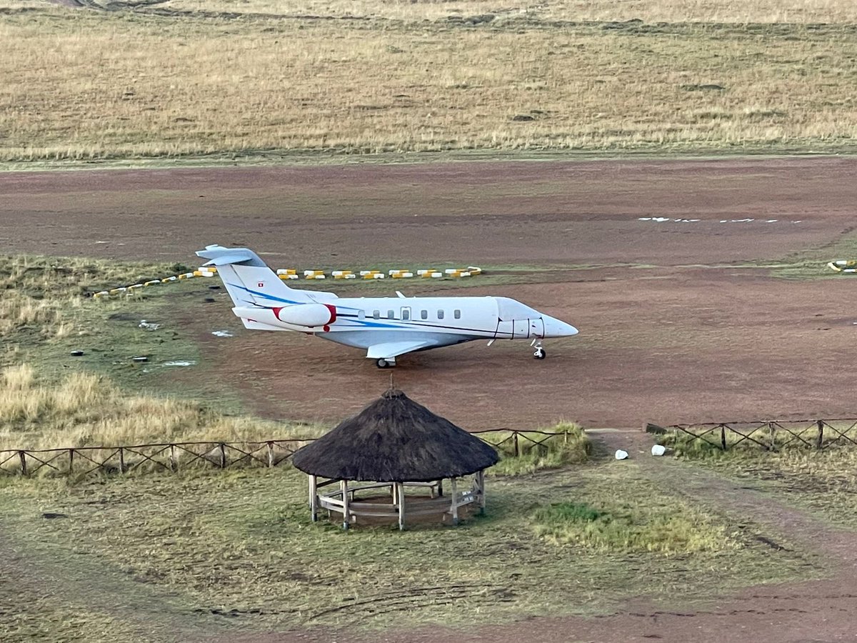 PilatusCentreSA's tweet photo. Convenient: Traveling faster and landing closer to your end destination 🛩
Slightly Inconvenient: The terminal building has less seating than the Super Versatile Jet🛖
#Pilatus #PCSA #PilatusAircraft #FlyPilatus #PC24 #FlyPC24 #PilatusPC24 #GoAnyWhere #GetCloser https://t.co/IdMmieWiaE