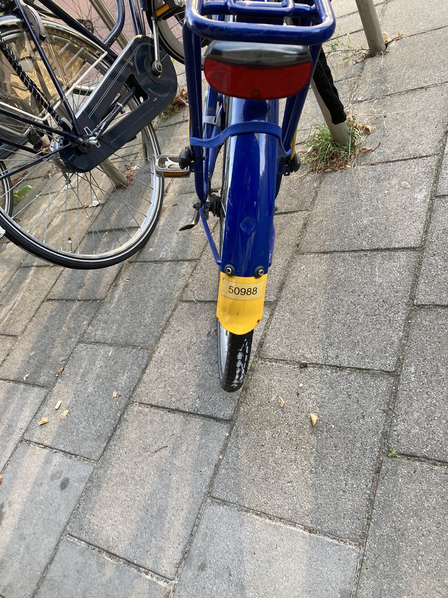 3410937's tweet photo. @NS_online  deze fiets staat hier al heel lang. Wordt hij niet gemist? https://t.co/AIWM4oRVRA
