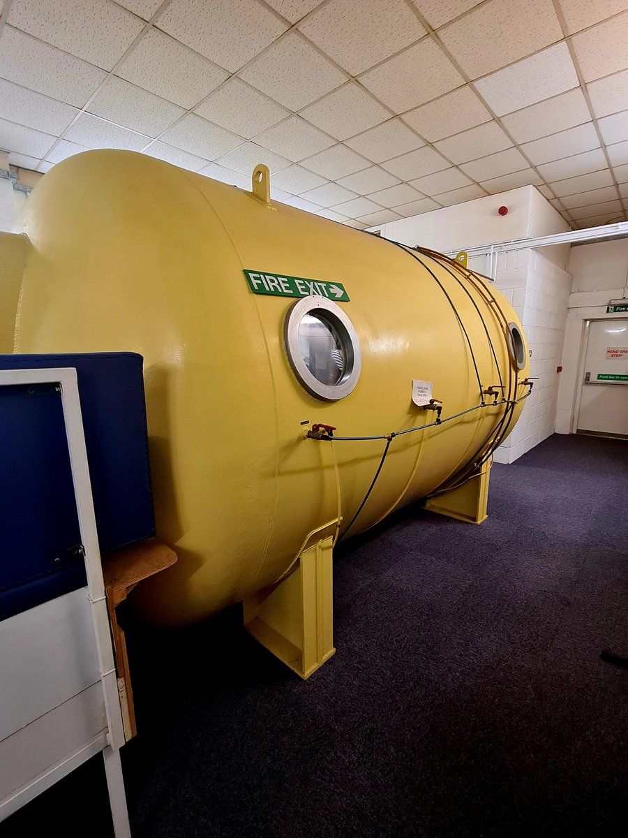 LDRRacing's tweet photo. Massive Thank you to the lovely people @MerciaMSTherapy for helping me to Recover from  my shoulder injuries and allowing me to use the Hyperbaric Oxygen Chamber 🙏 Before I head to @SnettertonMSV @OfficialBSB with @Rapidtraininguk #CDHracing #Kawasaki Fuelled by @CheshireMould https://t.co/FRHXjwk5xu