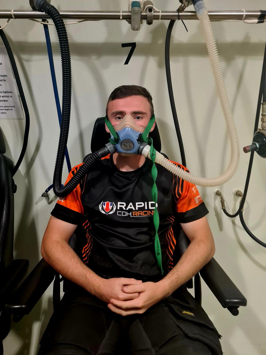 LDRRacing's tweet photo. Massive Thank you to the lovely people @MerciaMSTherapy for helping me to Recover from  my shoulder injuries and allowing me to use the Hyperbaric Oxygen Chamber 🙏 Before I head to @SnettertonMSV @OfficialBSB with @Rapidtraininguk #CDHracing #Kawasaki Fuelled by @CheshireMould https://t.co/FRHXjwk5xu