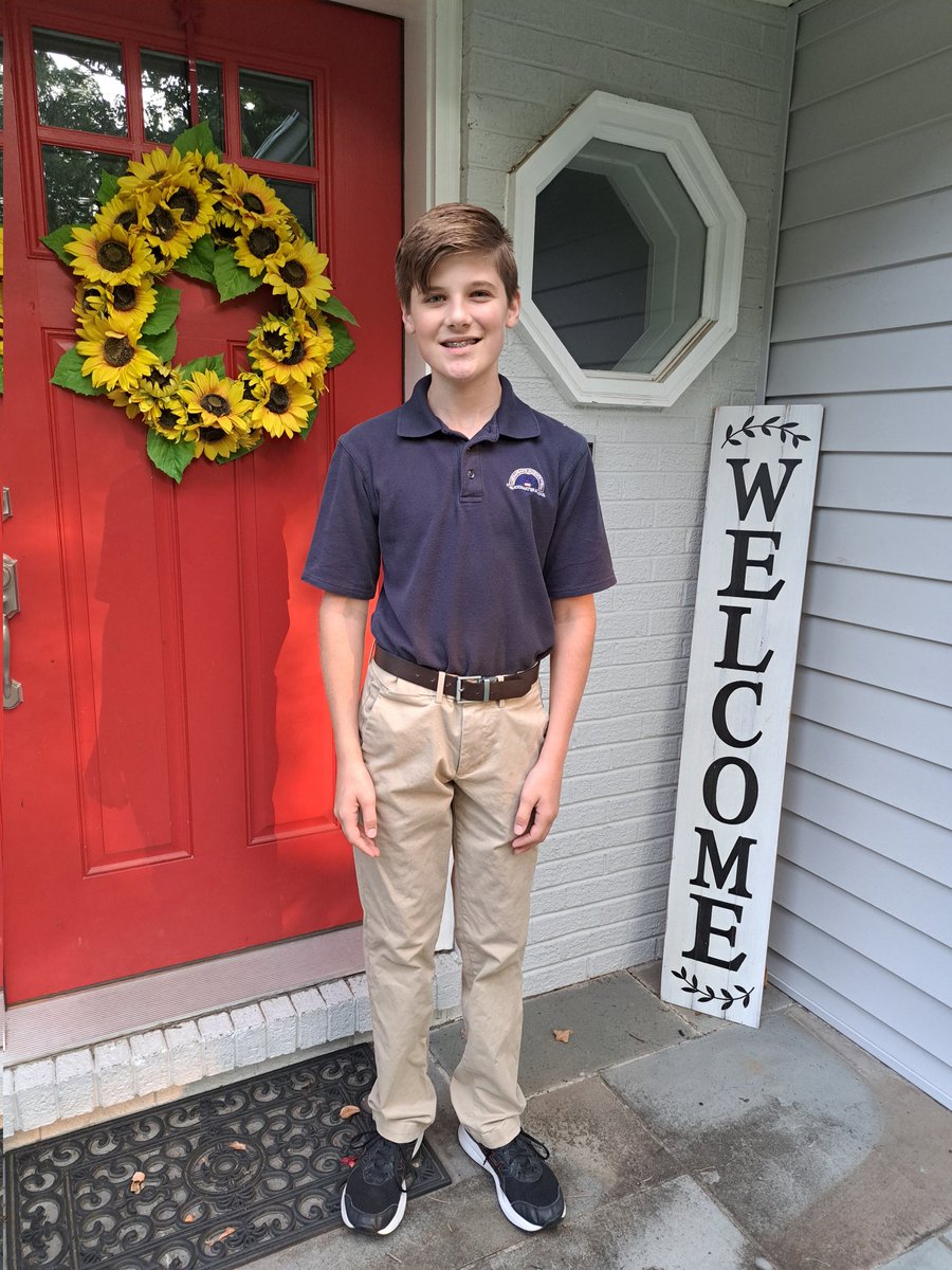 JWC1218's tweet photo. 1st Day of 8th Grade! #AACPSAwesome https://t.co/ZQ4RGjwKL5