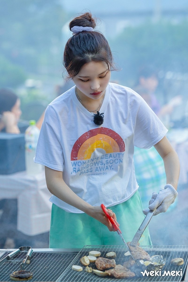 wkmk_justUS's tweet photo. 220830 [OFFICIAL FANCAFE❤️]
[📸] 위키미키 5주년 기념 리얼리티 < Let's go We&amp;Me > 비하인드 2탄

🧡 https://t.co/zieKaXq8xa

#위키미키 #WekiMeki #키링 #KiLing
#LetsGo_WE_ME #We_Me #위키미키링_힐링여행 https://t.co/vYqiOysMfO