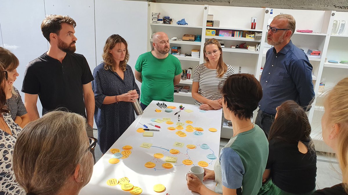 2pk_koen's tweet photo. Day 2 of the #namahn summer camp, where we introduce participants to the principles &amp; techniques of #systemicdesign
Morning session to create story loops and a draft system map https://t.co/68Ydwmt3a3