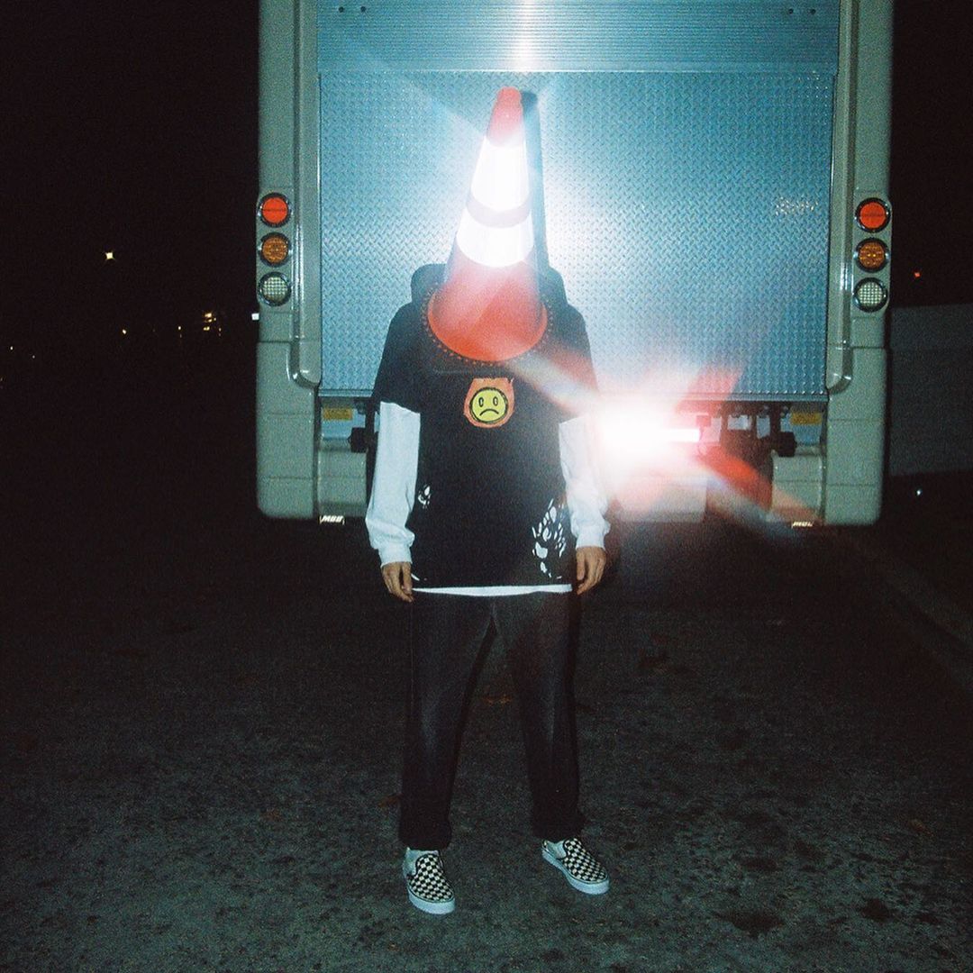 knowknowjer's tweet photo. where's traffic cone emoji !!?? https://t.co/K5T9QpB0kf