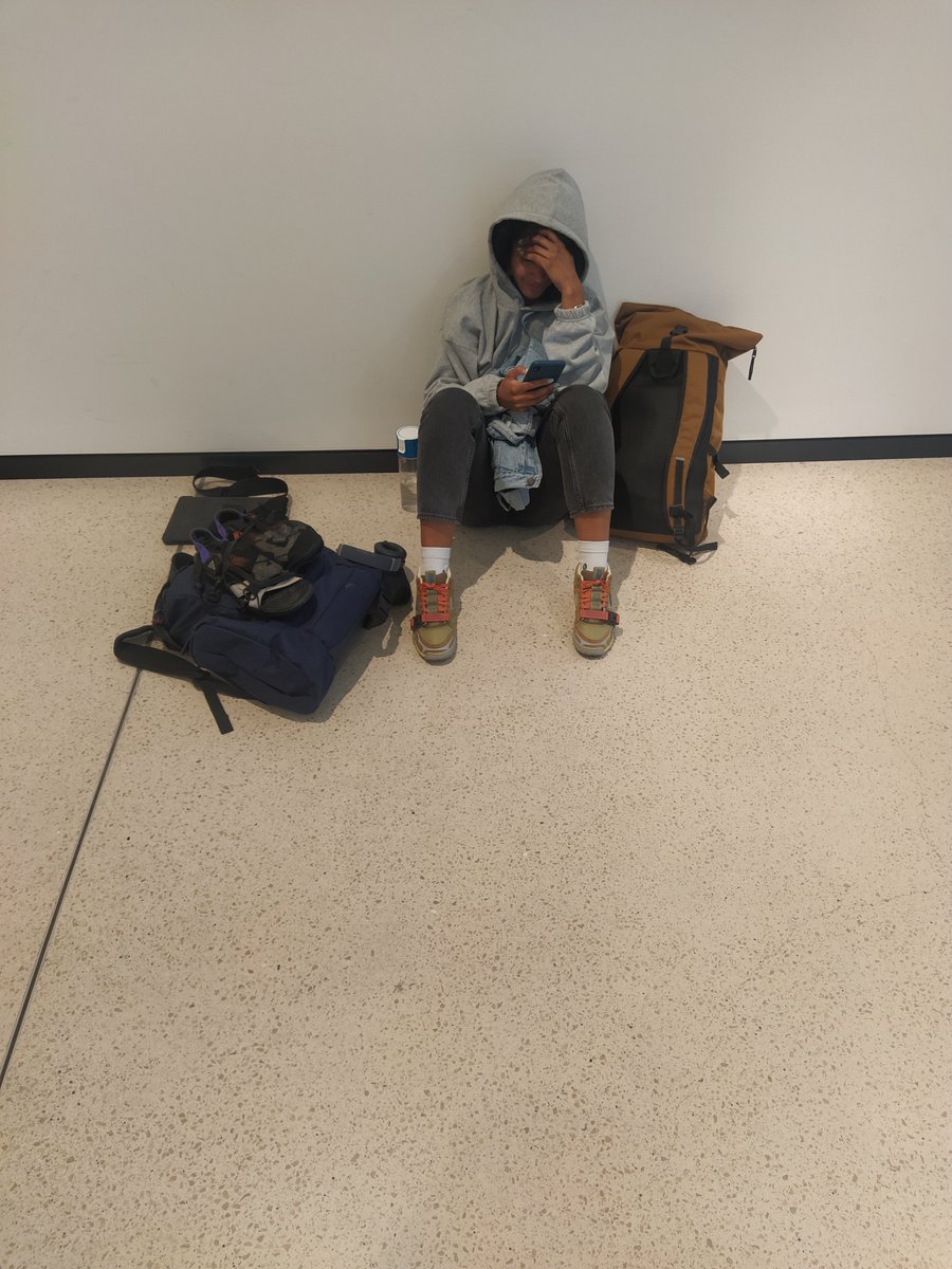 DanielJBour's tweet image. people #desperate ar #berlinairport because of a #cancelledflight in #berlin by lowcost-company #WizzAir no answer from customer service, no alternatives. people were sent home without options. no explanation #airprtberlin #berlin #flughafenberlin #berlin #wizzairberlin