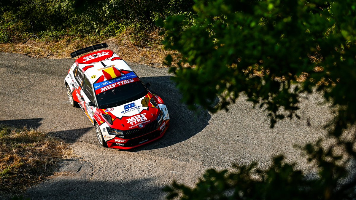 motorcid's tweet photo. Škoda Fabia WRC, Campeón de Europa de Rallyes, 2022 de la mano de @efren_llarena  y @FernandezSara14 .
Škoda y Motorcid Burgos, comprometidos con el deporte burgalés. #Rallys #Skoda https://t.co/qPGUfVaRYW