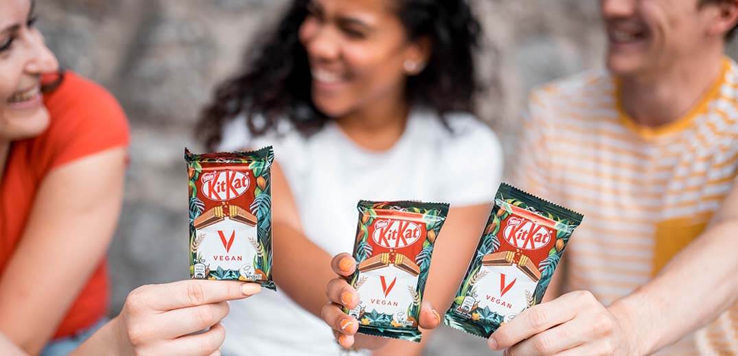 confectionprod's tweet photo. Vegan KitKat's reported success in the UK has led Nestle to expand the series across Europe... #Vegan #KitKat #KitKatV #confectionery #consumertrends #reformulation #UK #Europe... https://t.co/Uj8REHnWFt https://t.co/dV121l52PW
