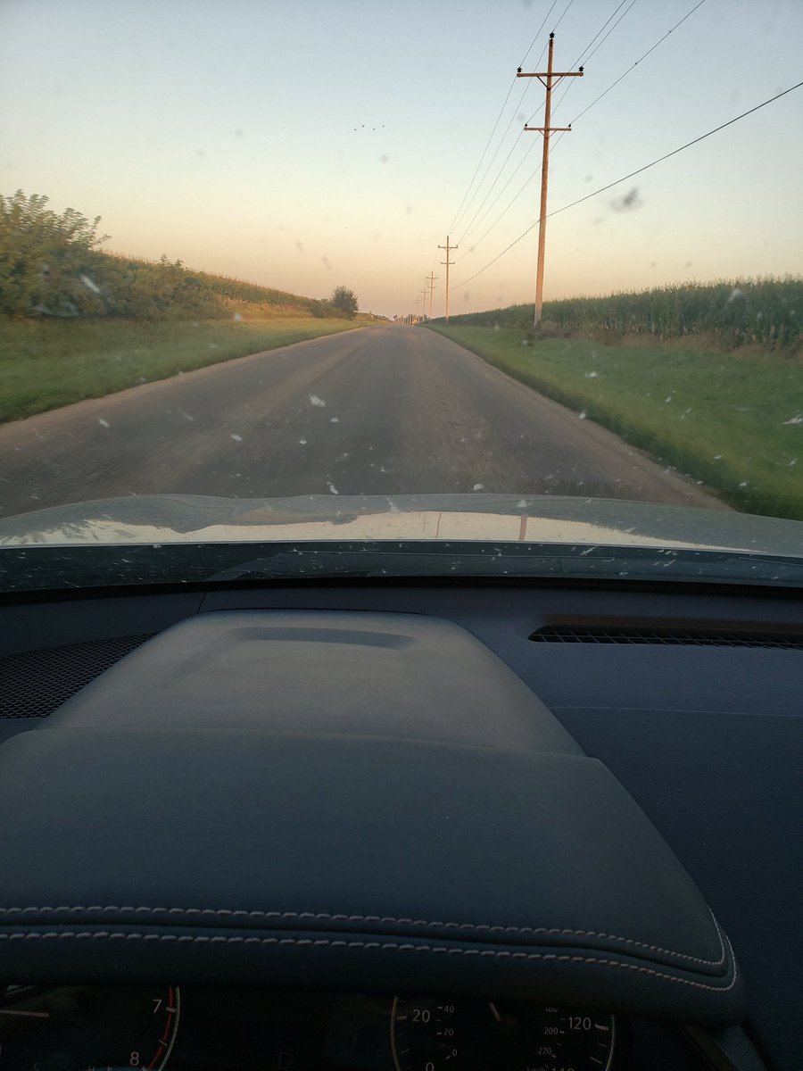 tuthill_angela's tweet photo. Stopped to get a picture of my morning commute. Traffic is light. God is good. #ALLIN #RebelUpLevelUp #RollSC https://t.co/N9EjJMGPnB