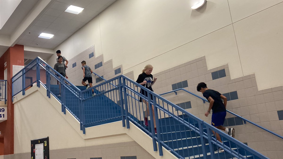 hoops_lv's tweet photo. When the much needed rain makes mud on hill attack day, we attack stairs https://t.co/VQ9Ee6TDRp