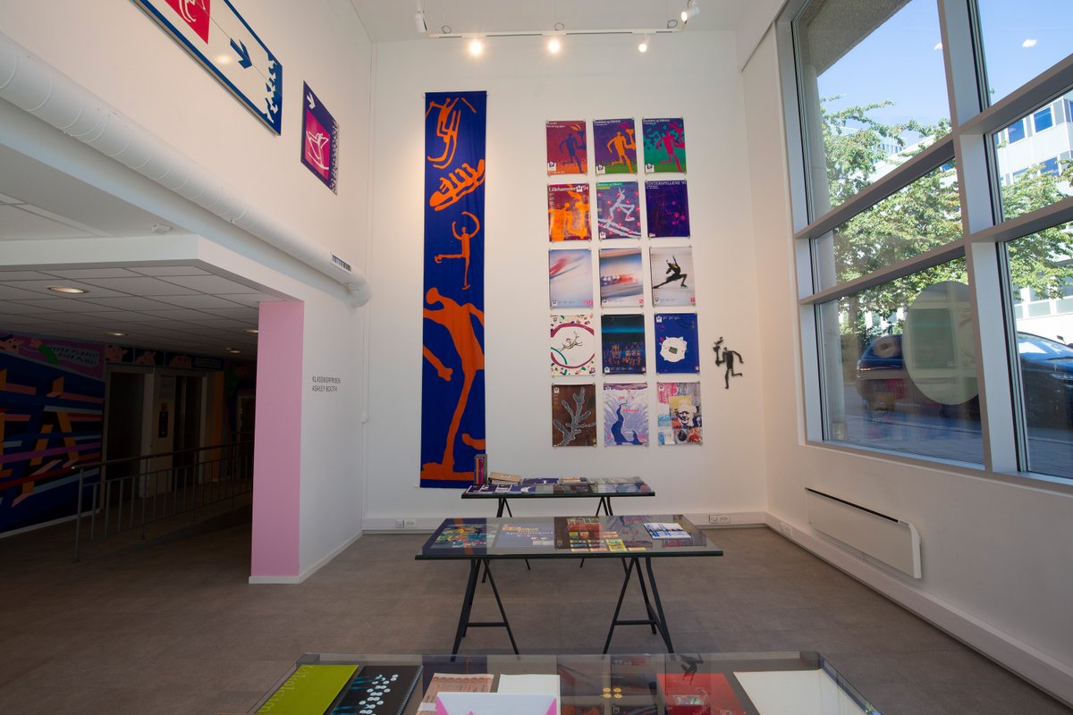 Grafill's tweet image. Grafill TV:🚀Bli med på en hyllest av årets Klassikerprisvinner, Ashley Booth, torsdag 1. september. Det blir også en samtale mellom prisvinneren og professor Rachel Troye fra AHO om hennes mangeårige og spennende yrkesliv. grafill.no/visuelt/kalend…