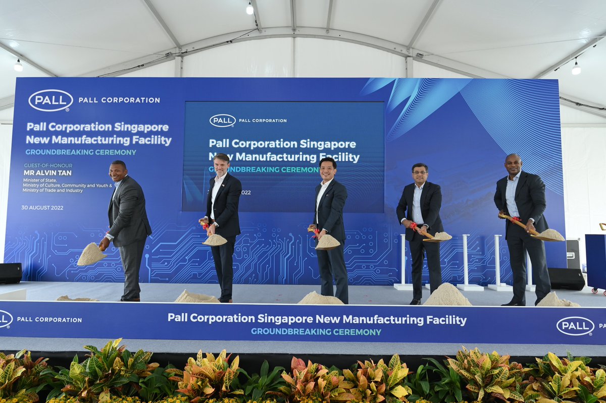 PallCorporation's tweet photo. We were excited to host Minister of State @Alvinshtan and Deputy Chief of Mission for the @RedWhiteBlueDot Casey Mace at the groundbreaking of our new state-of-the-art facility in Singapore, providing a boost to the semiconductor industry in APAC. https://t.co/7Oydokd74e https://t.co/jz1zHarAS1