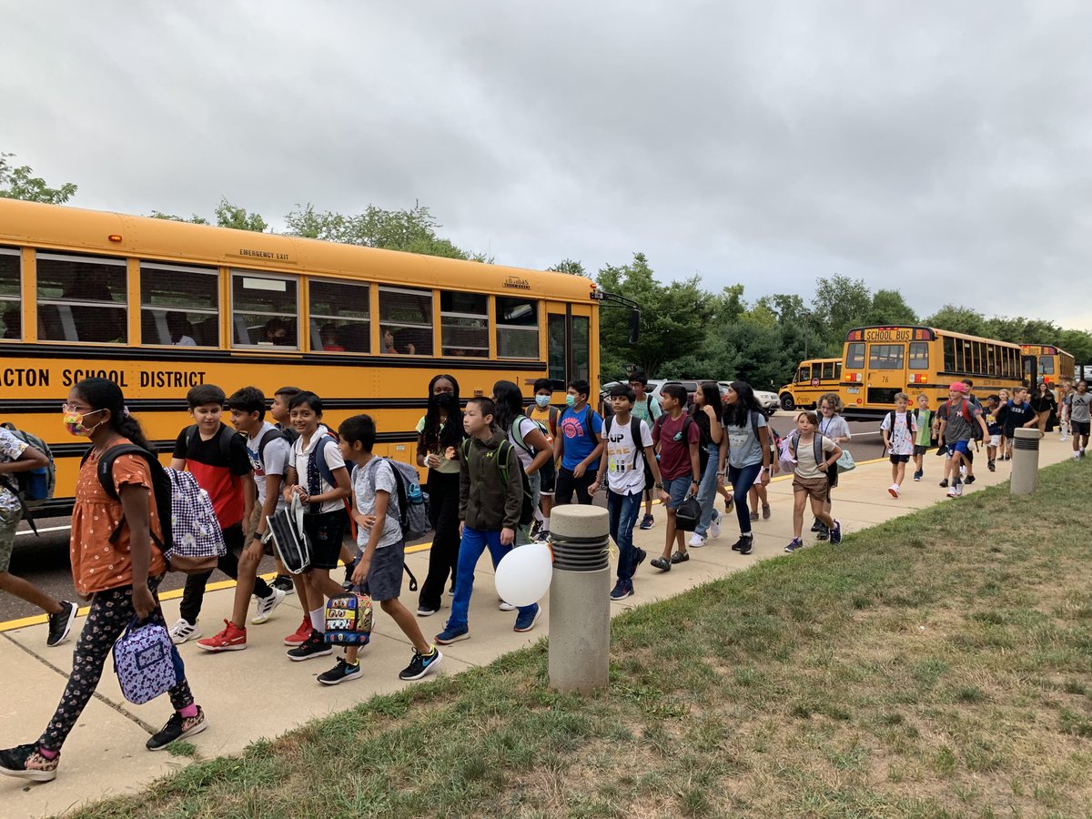 Methacton's tweet photo. Welcome back to school, Skyview Upper Elementary School &amp; Arcola Intermediate School! https://t.co/GEgHRtI6CG