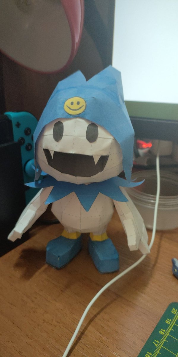 fagirton's tweet image. Paper Frost
Made this with official Japanese SMT 3 papercraft prints