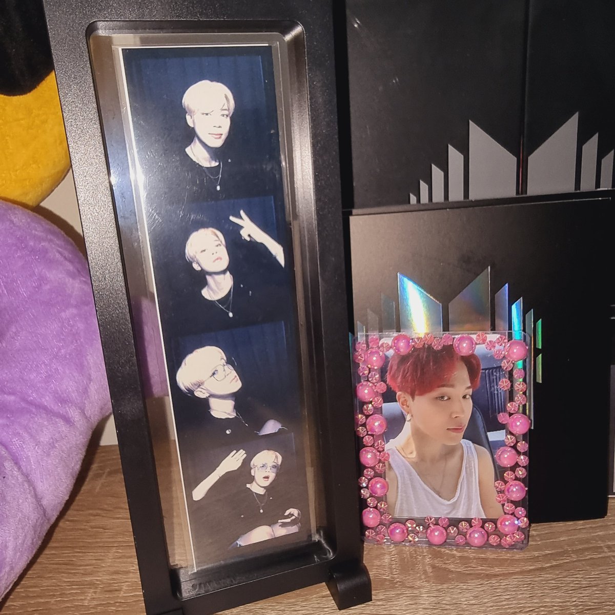 jeannyforbts's tweet photo. Just because it's Jimin. Huling gastos kasi maghihirap na sa mga susunod na buwan. 🥲

Thank you @wintaebeardz, nakauwi na nang matiwasay si mimi 💗💗💗

red hair jimin butter filmstrip https://t.co/hOzHk1dSbF