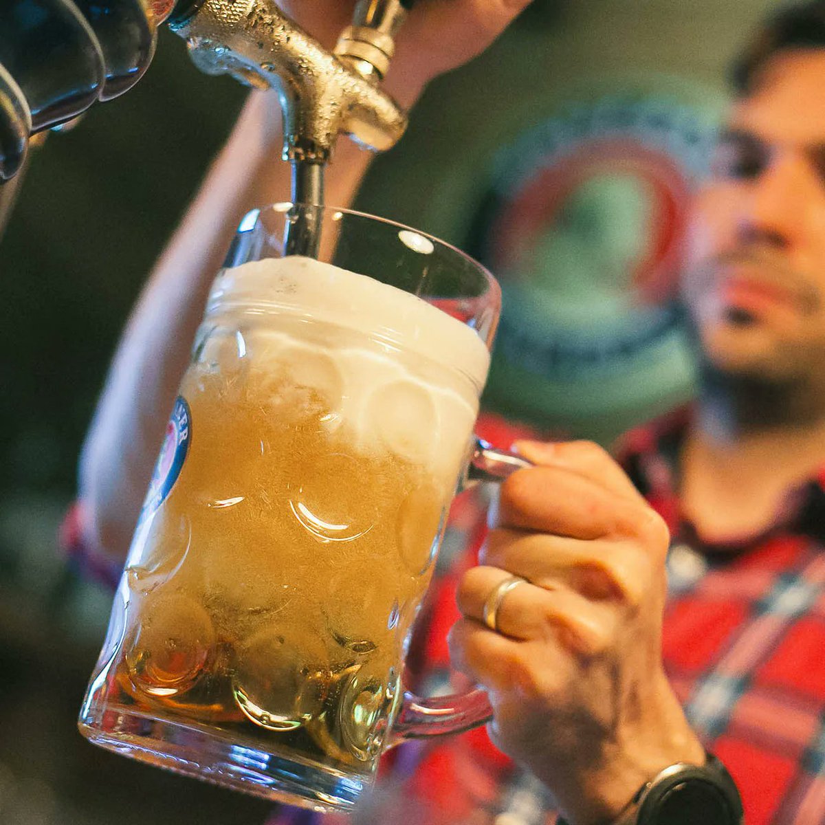 The best of Germany awaits you. Be it the landscapes or the people, it's all here on your fingertips with our beer 🍺 🇩🇪 

#BermondseyBierkeller #germanbeer #germanbar #germanrestaurant #londonpub #londonrestaurants #londondrinks #Germaninlondon #foodie #bavarian #foodblogger