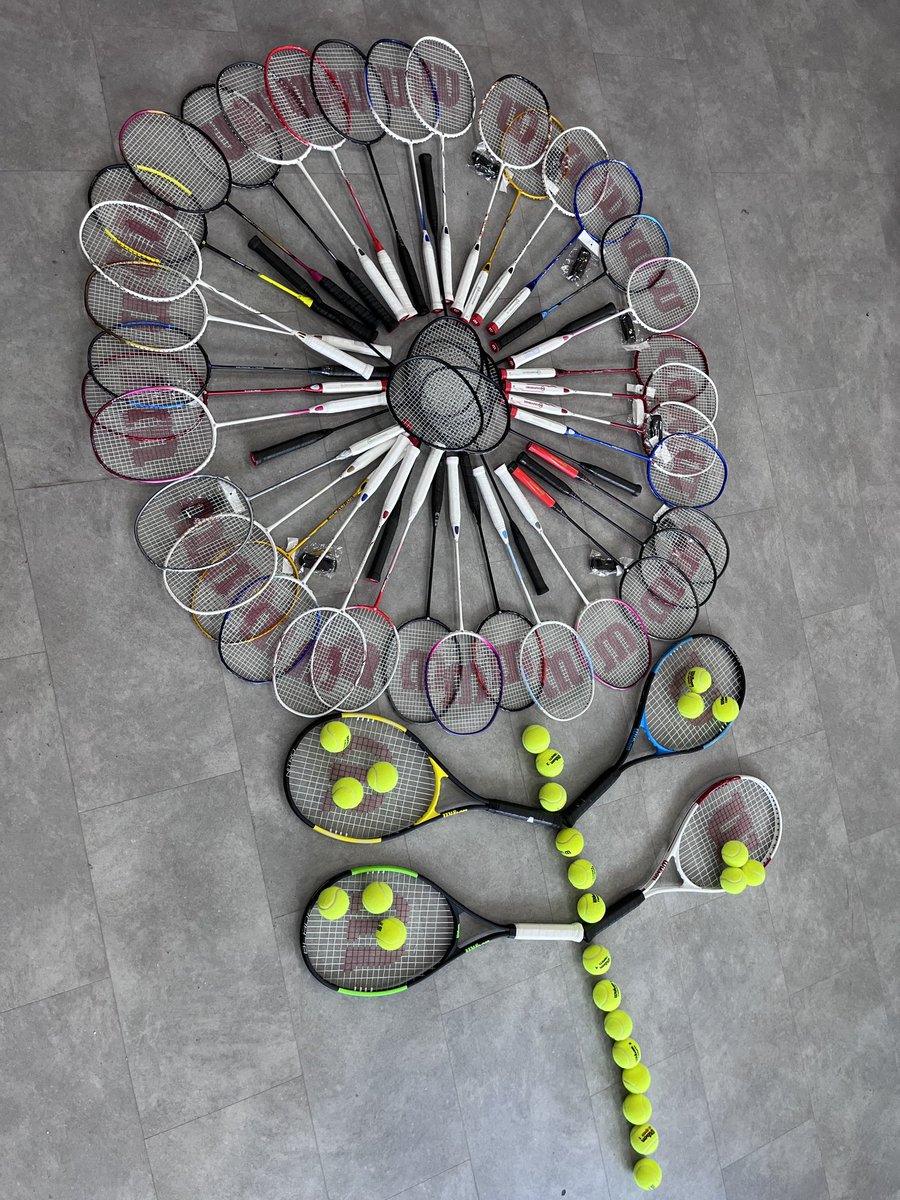 Look at this AMAZING donation we’ve received from <a href="/kazzy1977/">Karen Elaine Stimely</a> and ⁦<a href="/WilsonTennis/">Wilson Tennis</a>⁩ HUGE thanks!