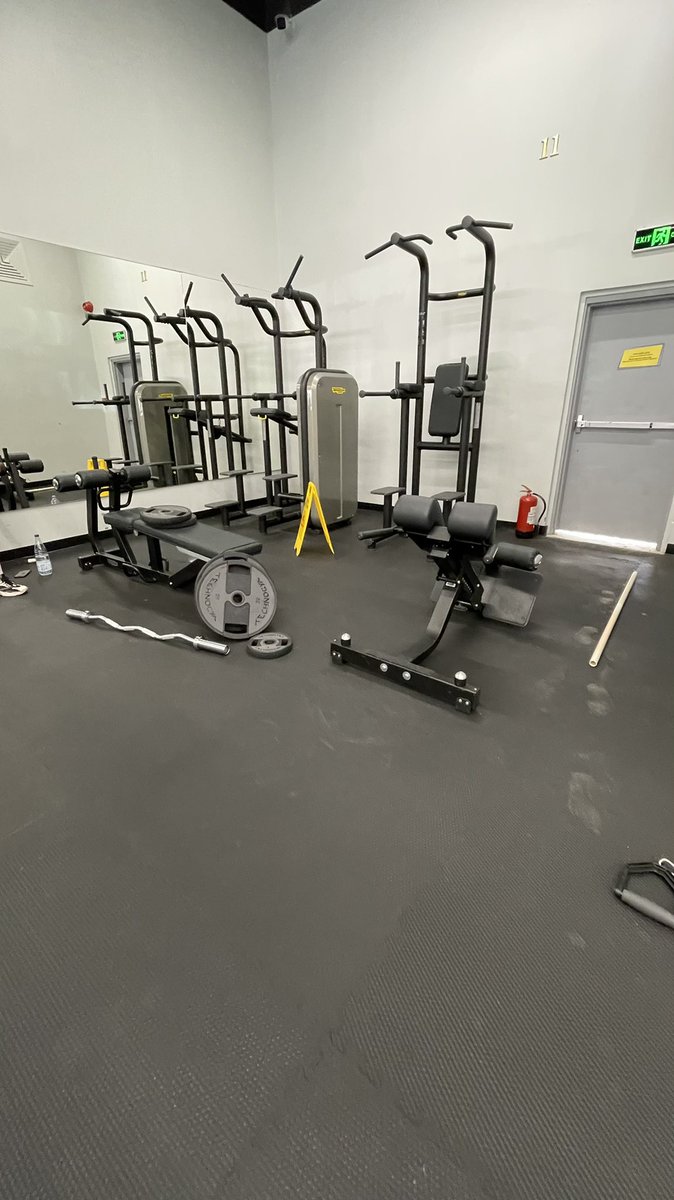 faiiisssal's tweet photo. @FitnessTimeSA هذا مالم نعهده من وقت اللياقة فرع حايل اكسبرس ، حتى ارقام توضح مكان الدنبلز لا توجد https://t.co/mFN3BeEbKE