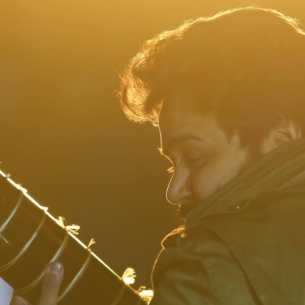 tcprojekt's tweet photo. #thecollectiveprojekt #sitar #thecollectiveprojektlive #zitar #indianclassical #indianclassicalmusic #fusionmusic #electrofusion https://t.co/stm5Swag0u https://t.co/voX0h5W8Ri
