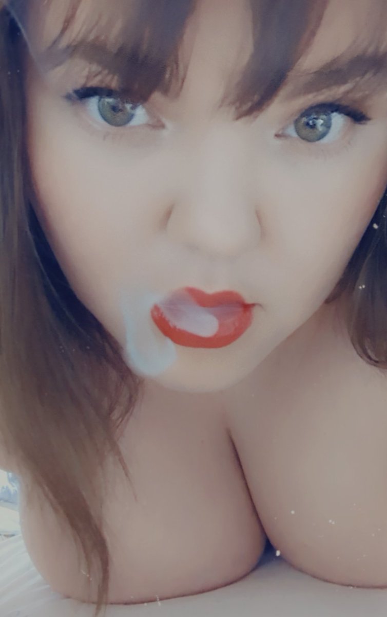 BBWPrincessDom1's tweet photo. @johntyeayea I am free 😏 DM me 😈 https://t.co/HczOsHSeak
