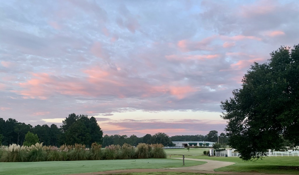 liveoaksgolf's tweet photo. Let’s GO!! It’s a beautiful morning and a #TwilightFee day here at #LiveOaksGolfClub - Call our pro shop to set up a #teetime 601-982-1231. #BestGreens #ColdestBeer https://t.co/VH80l8Njwx