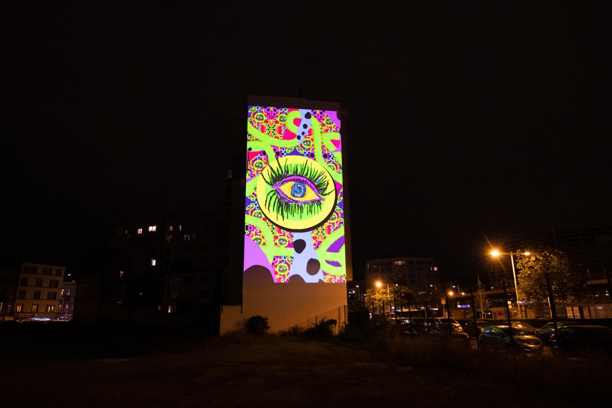 munchiesnft's tweet photo. Munchies is taking over the world 🌎

A special art piece was created and blown up on the wall next to the "Gare du Midi", in Brussels. 

Thanks to @artcrushproject for selecting us.

Who wants to see a video? #NFTs #artgallery https://t.co/yrR0qKgIy5