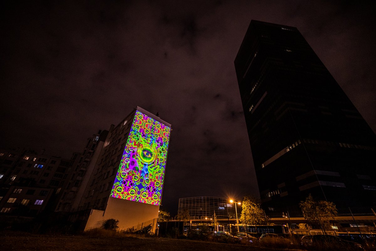 munchiesnft's tweet photo. Munchies is taking over the world 🌎

A special art piece was created and blown up on the wall next to the "Gare du Midi", in Brussels. 

Thanks to @artcrushproject for selecting us.

Who wants to see a video? #NFTs #artgallery https://t.co/yrR0qKgIy5