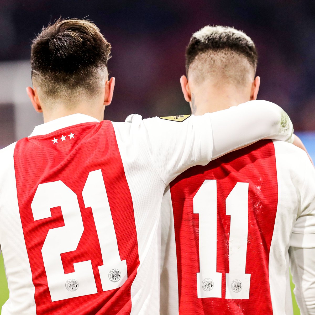 brfootball's tweet photo. Reunited in Manchester 🤝 https://t.co/PyUSXjVSog