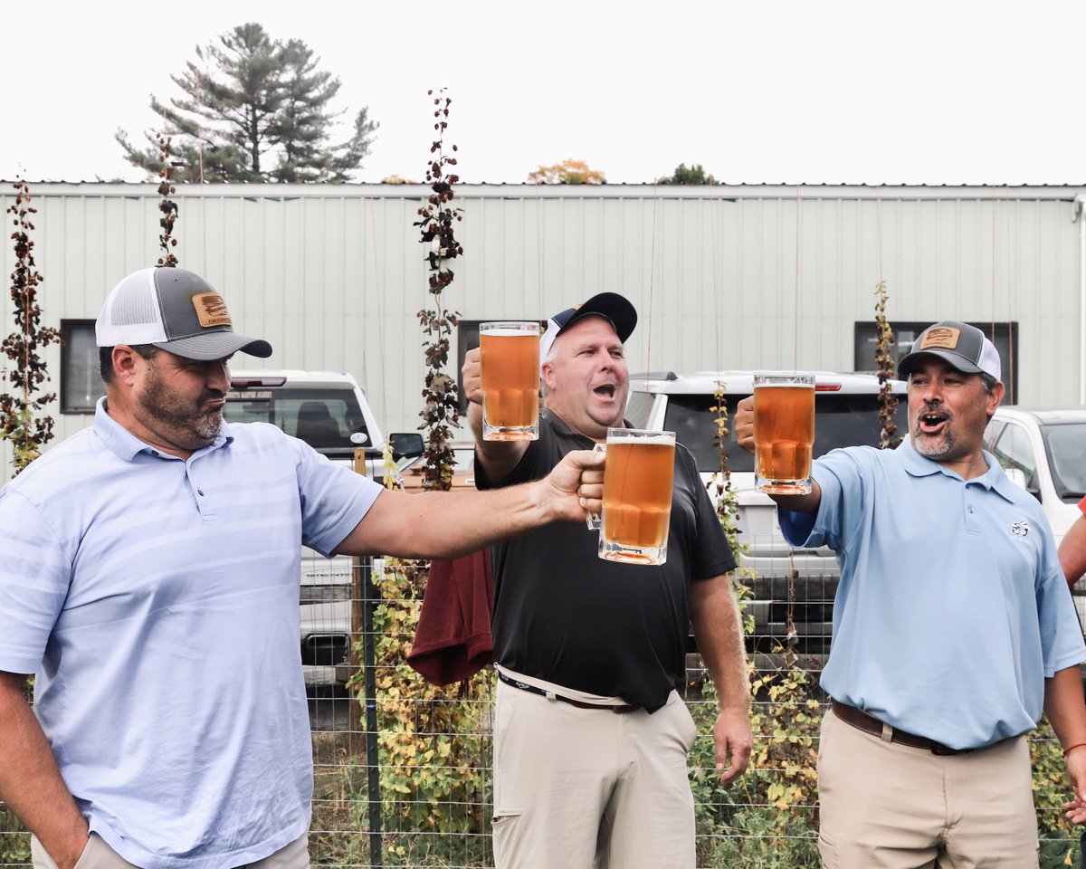 Fall in the White Mountains is right around the corner. Set a reminder now. Saturday, October 15 is our second annual Fall Fest in the beer garden. 
Put on your favorite flannel and join us for a keg toss, stein hoisting, beer releases, special pizzas, local vendors, and more.