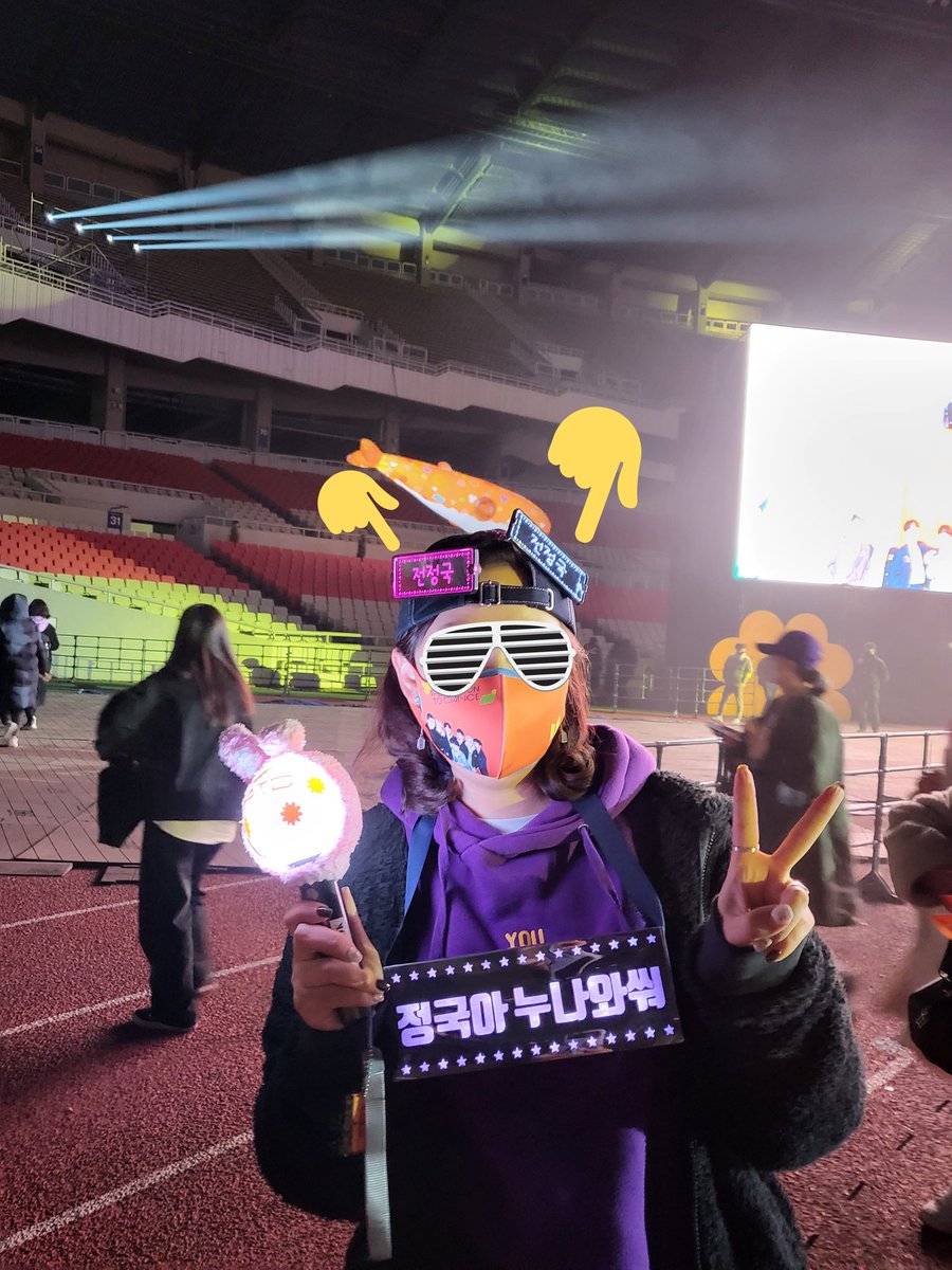 lyhjjang77_bts's tweet photo. 💜정국이 생일축하 이벵💜

우리 정국이 생일 주간인데;;;누나가 발을 다쳐서 ㅜㅜ 집콕중인..
그래도 그냥 지나갈수 없으니 여는 이벵

👉RT
👉아미만
👉LED 전정국 명찰
👉2명

퍼투댄콘때 제작해서 지금까지도 너무 잘 가지고 다니고있어요..
(새로 제작의뢰해서 업체배송 해드릴게요) https://t.co/lFXofEqsRD