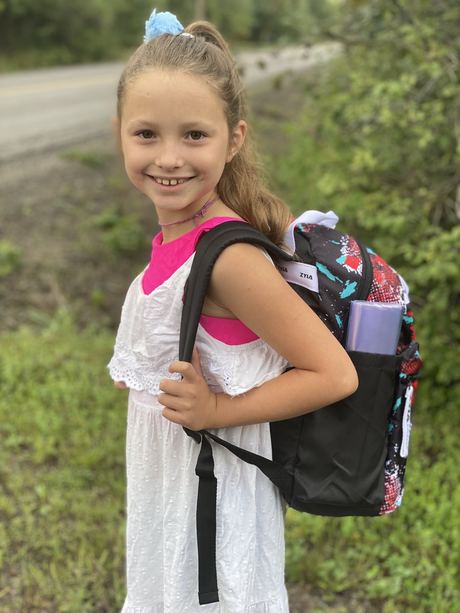 C’est un départ pour la 1e année et 3e année à <a href="/smbmerrickville/">SMB</a> !  Bonne année scolaire mes amours!

#RentréeCECCE #passioncecce <a href="/ecolecatholique/">CECCE</a> @LoignonL <a href="/GabrielleLefe/">Gabrielle Lefebvre</a> <a href="/LoriMcBelanger/">Lori</a>