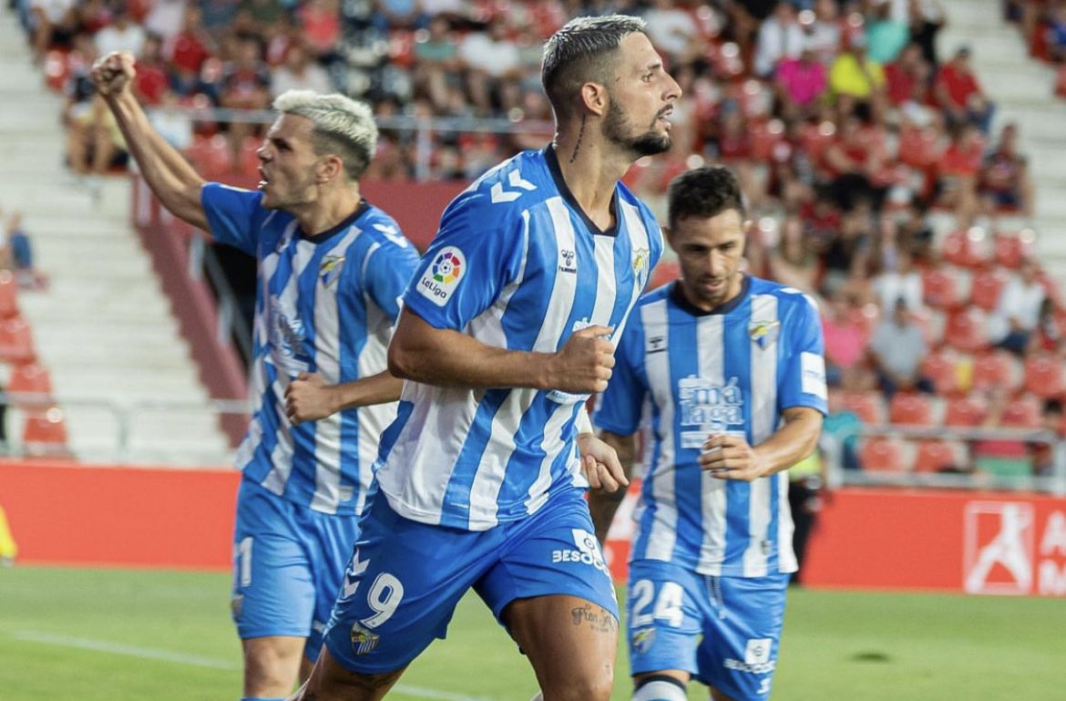 MalagaXtra's tweet photo. “La ciudad está creciendo a un nivel que necesita también un equipo en Primera. Está Rubén, Fran Sol, Febas… El tema económico le ha permitido firmar jugadores que sí dan opción a ascender y todo lo que no sea estar alrededor de la zona alta, la afición te lo va a exigir". https://t.co/rVUD5Ip2xb