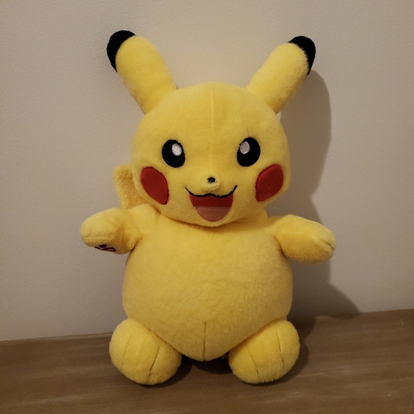 suzcat12's tweet photo. So good I had to share! Check out all the items I'm loving on @Poshmarkapp from @TAngel1981 #poshmark #fashion #style #shopmycloset #pokemon #dolcegabbana #jmclaughlin: https://t.co/t7bDGZrKtX https://t.co/Wzl721H0Tf