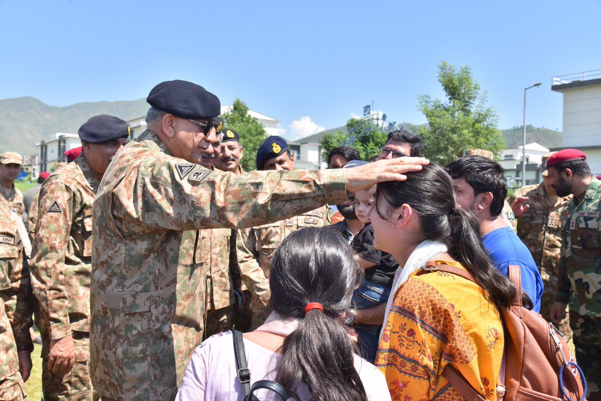 ...COAS spent time with evacuated people who thanked Pak Army for reaching out once they needed it the most and bringing comfort not only to them but their families back home who eagerly awaited their safe return. COAS also undertook aerial reconnaissance of the extent of (2/3)