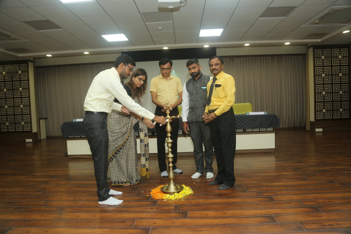 NSSALCAnand's tweet photo. #NSS_Orientation_Programme 
#NSS_Aim_Motto_Objectives
#More_Than_300_NSS_Volunteers 
#Anand_Law_College_Anand_Gujarat
#Thanks https://t.co/Wk8gtVVWYZ