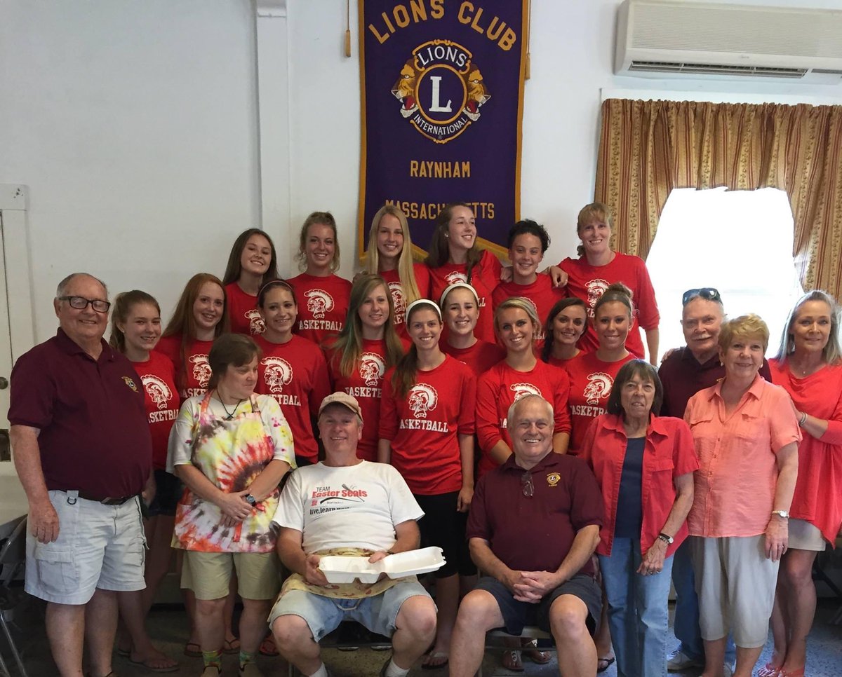 BRgirlshoops's tweet photo. #tbt to seven years ago today when the Raynham Lions Club graciously hosted a fundraiser for our program…nice to see all those smiling faces again! #TwoTowns #OneTeam #OneFamily https://t.co/SG0mdlA0Zo
