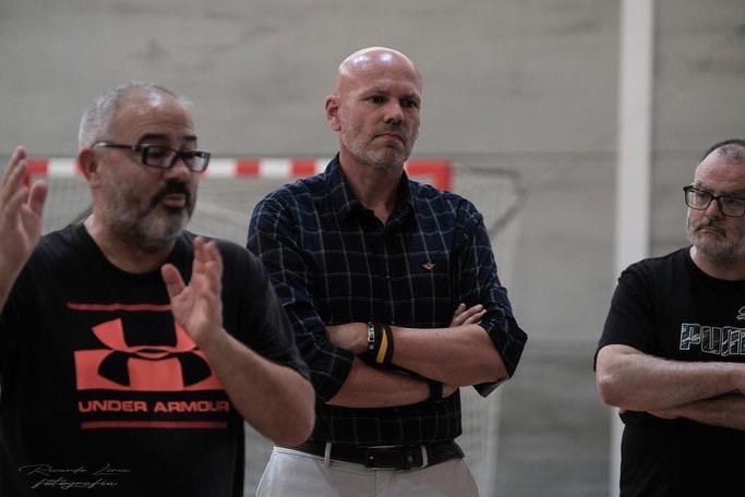 rmarcagranada's tweet photo. 🤾‍♂️En el día de ayer se produjo el primer entrenamiento del @Cbmcgranada, equipo de balonmano que nace bajo el amparo de la @FundacionCBG 

🗣️Mañana, en #DirectoMarcaGranada, charlamos con su entrenador, @javierelvira7 📻 https://t.co/0b01PzsDqC