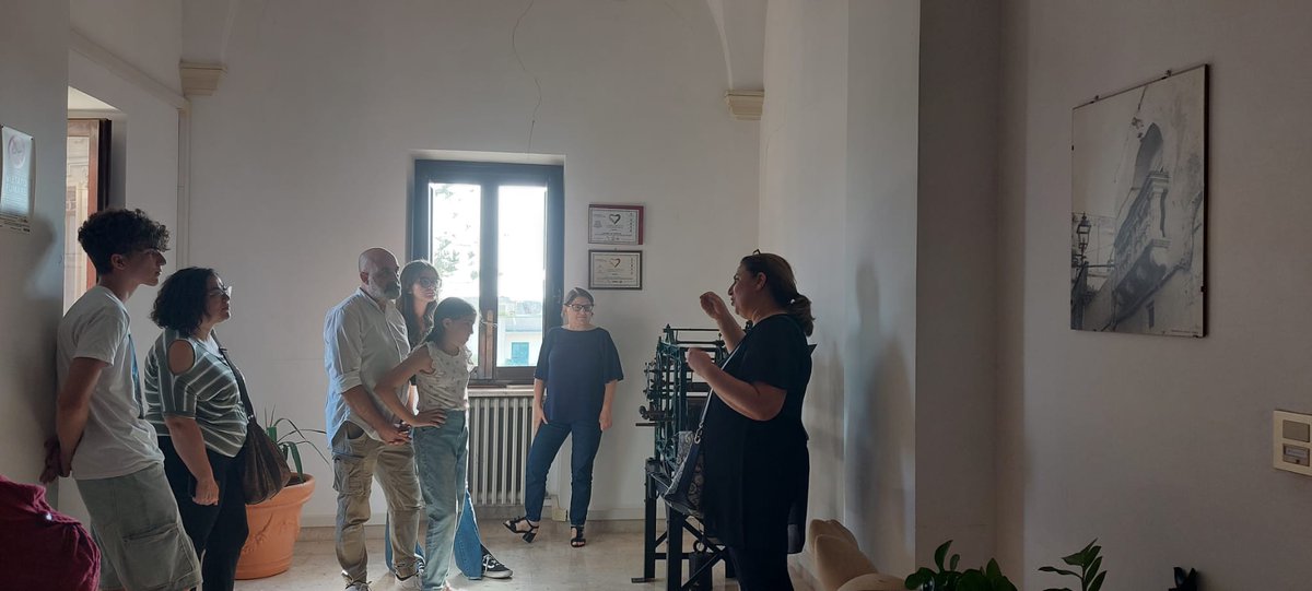 VisitMartano's tweet photo. 25/8/22 - Laboratori ed itinerari con i turisti - 
PT.5 Incontro con il Vicesindaco e breve visita del Palazzo Comunale e della Chiesa del Rosario .
 #grecìasalentina #salento #puglia #culturalheritage   #martano #weareinpuglia #regionepuglia #puglia365  #pugliapromozione https://t.co/vYIAYS4Z5o
