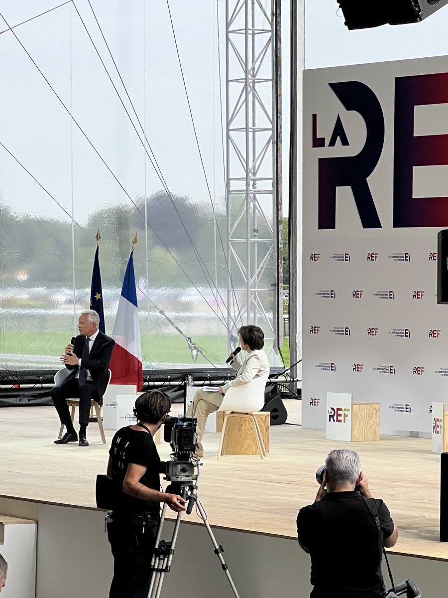 Chapelotte's tweet photo. A la #REF22 @BrunoLeMaire dit croire aux entreprises selon trois mots clefs #Solidarite #Sobriete #Solidite @medef https://t.co/IH8Q304XP4