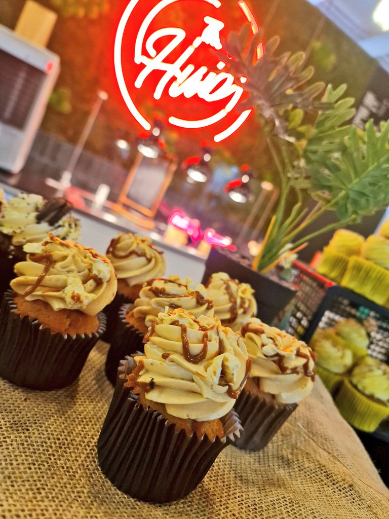 ImMedCafe's tweet photo. How about a cute cupcake pop up today? 🧁
@immediate_media @BaxterStorey https://t.co/qdoRT6dCSt