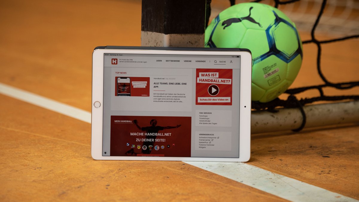 Ihr wollt aktiv den Handball mitgestalten? Dann haben wir ein spannendes Jobangebot für euch! 👀 

👉 Mitarbeiter*in Community Management handball.net

#WIRIHRALLE #aufgehtsDHB #Handball 
--
Alle Informationen gibt es unter dhb.de/jobs