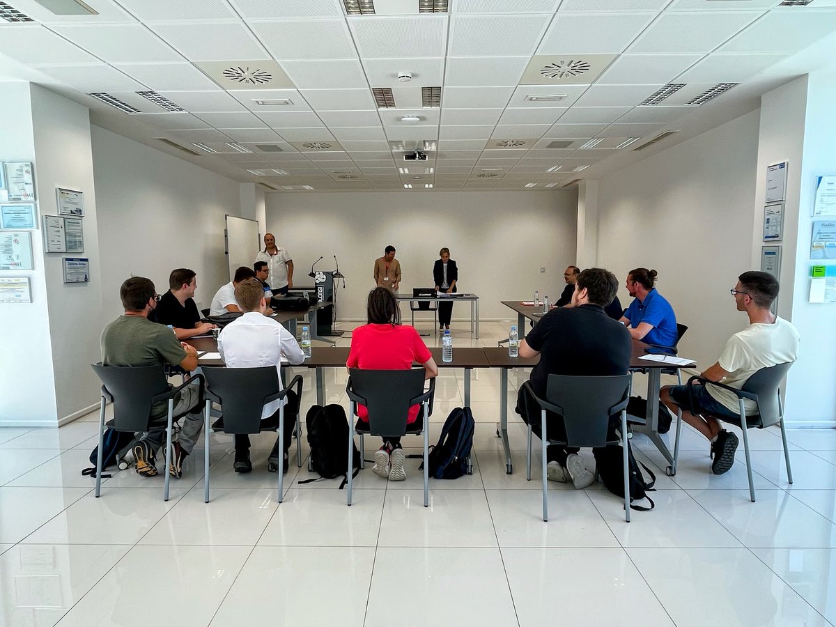 proconsi's tweet photo. Hoy, hemos convocado a las personas seleccionadas para participar en la edición de 𝗘𝗔𝗥𝗧𝗜𝗖 𝗱𝗲 #Ciberseguridad.👨‍💻

¿𝗤𝘂𝗶𝗲𝗿𝗲𝘀 𝗰𝗼𝗻𝗼𝗰𝗲𝗿 𝗺𝗮́𝘀 𝘀𝗼𝗯𝗿𝗲 𝗻𝘂𝗲𝘀𝘁𝗿𝗼 𝗽𝗿𝗼𝗴𝗿𝗮𝗺𝗮? ¡Contáctanos! https://t.co/dEog0IwNrY 

#formación #prácticas #empleo #TIC https://t.co/WpEjHCtLXF